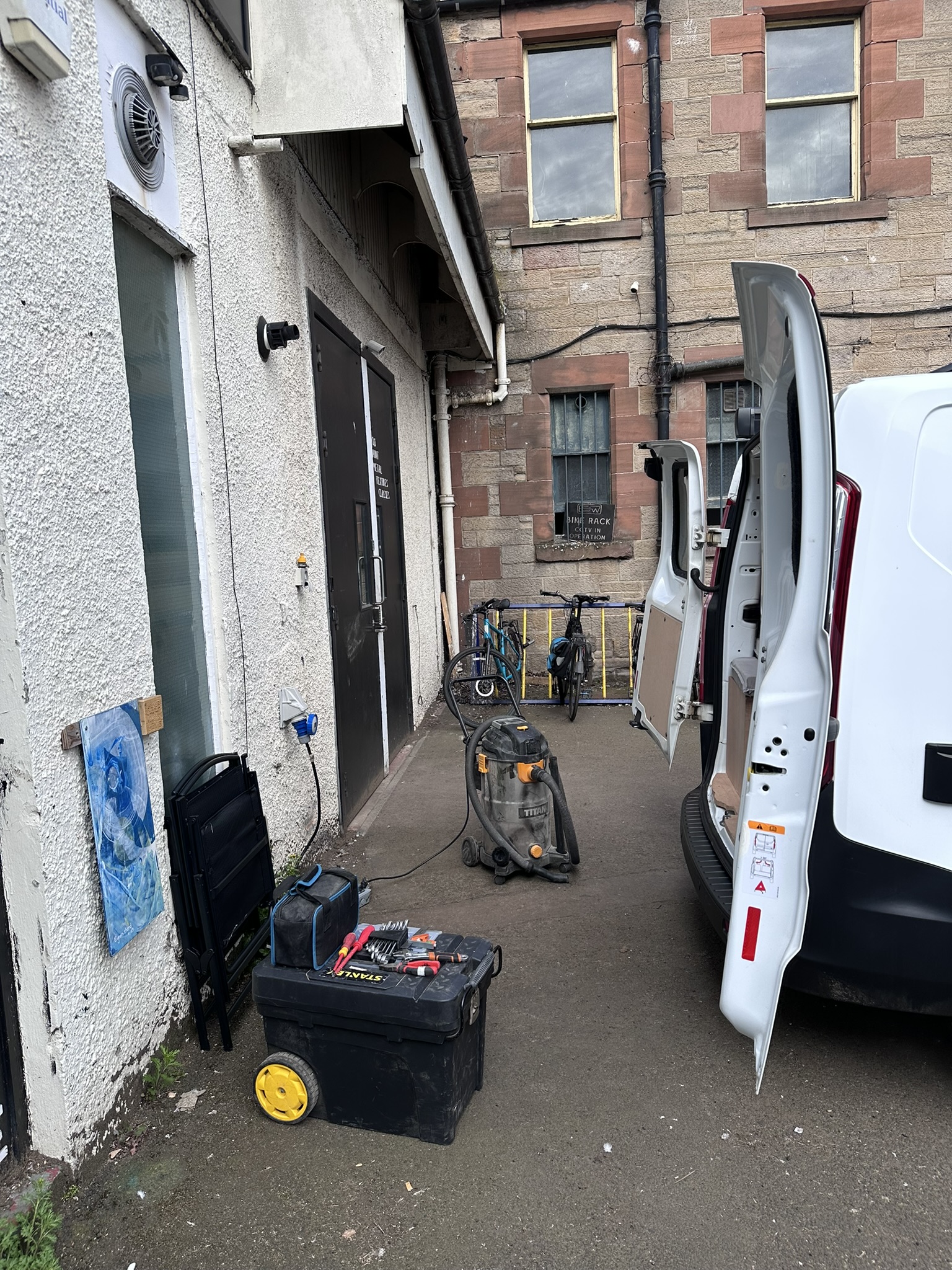 Campervan build at EOW - outdoor bay